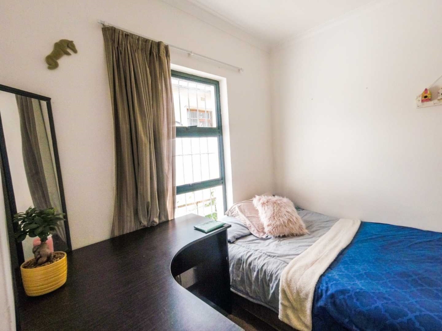 To Let 4 Bedroom Property for Rent in Rondebosch Park Estate Western Cape